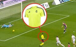 Enlace a El árbitro que celebró el fallo de Olmo