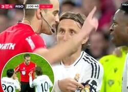 Enlace a Inadmisible. Es lo primero que le enseñan a un árbitro español.