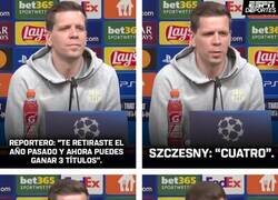 Enlace a Gran momento de Szczesny en rueda de prensa