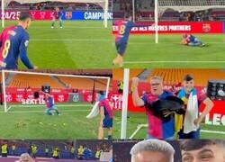 Enlace a Pedri siempre celebra chutando un penalti a su padre