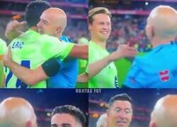 Enlace a El Barça también despide y homenajea a su leyenda más grande. Respect