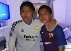 Enlace a Madridistas y culés preparados para la final de Europa