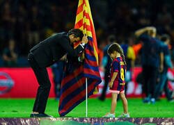 Enlace a El precioso tifo del PSG para Luis Enrique y su hija Xana