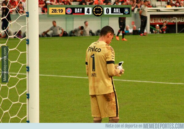 1224368 - Mientras tanto, Neuer contra el Auckland