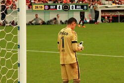 Enlace a Mientras tanto, Neuer contra el Auckland