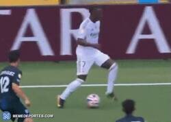 Enlace a La elegancia de Farei Jr