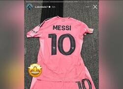 Enlace a Se le llevó hasta los zapatos