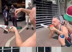 Enlace a Fan del Fluminense le pone ketchup a una pizza frente a los italianos.