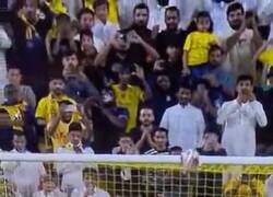 Enlace a ¿Qué tiene Cristiano contra los niños con teléfonos?