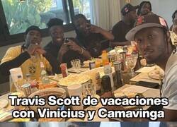 Enlace a El culé Travis Scott se va de vacaciones con madridistas