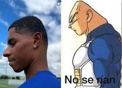 Enlace a Esa cabeza le puede ahorrar un offside si lo pillan de espalda al arco