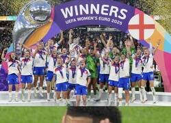 Enlace a La única forma de ver a la selección inglesa levantar un título