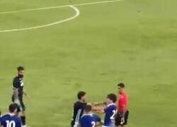 Enlace a El amistoso entre Betis y Como terminó a las piñas. Hubo hasta friendly fire...