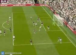 Enlace a El impresionante gol de Richarlisson al Burnley