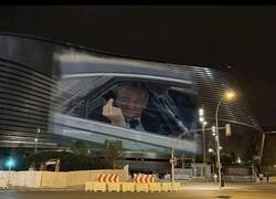 Enlace a Siguen proyectando cosas en el Bernabéu