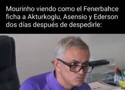 Enlace a Qué debe pensar Mou...