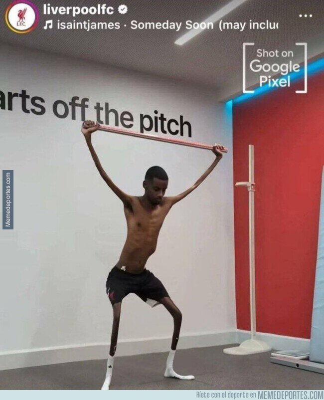 1229353 - Isak llega al Liverpool hecho un toro