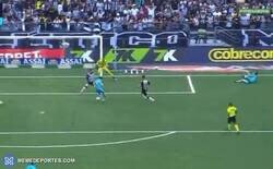 Enlace a Inexplicable fallo de Neymar a puerta vacia en Brasil