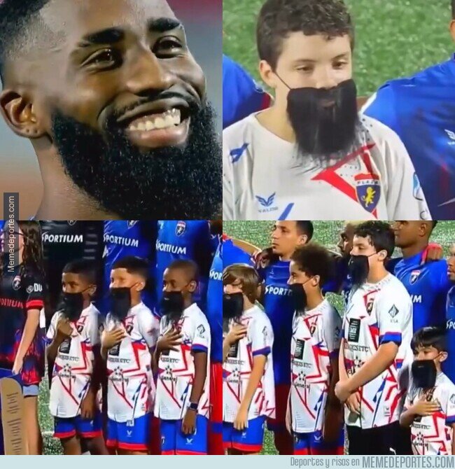 1229934 - Everardo Rose fue homenajeado por su club de esta forma por ser llamado a la selección de Panamá por primera vez