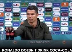 Enlace a El motivo por el que Cristiano no bebe Coca Cola