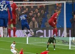 Enlace a Sabes que el Liverpool va a perder cuando Van Dijk pone el culo así