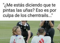 Enlace a ¿De qué estarán hablando Marcos Llorente y Borja Iglesias?