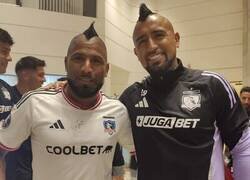 Enlace a Arturo Vidal con un fan/clon