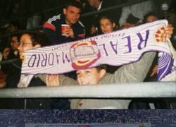Enlace a El precioso homenaje del Bernabéu a Lucas Vázquez