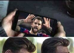 Enlace a De traca que el Barcelona haya regalado a su mejor defensa a los árabes