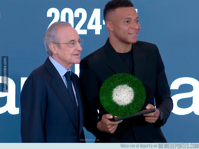 1232222 - Mbappé ha recogido hoy su merecido premio. Felicidades.