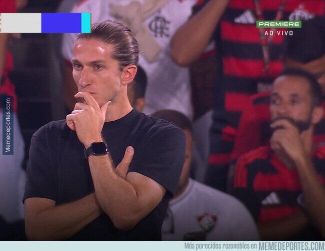 1232985 - La pose que tiro para fingir que estoy ocupado en el laburo