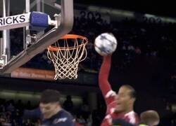 Enlace a Virgil Van Dunk