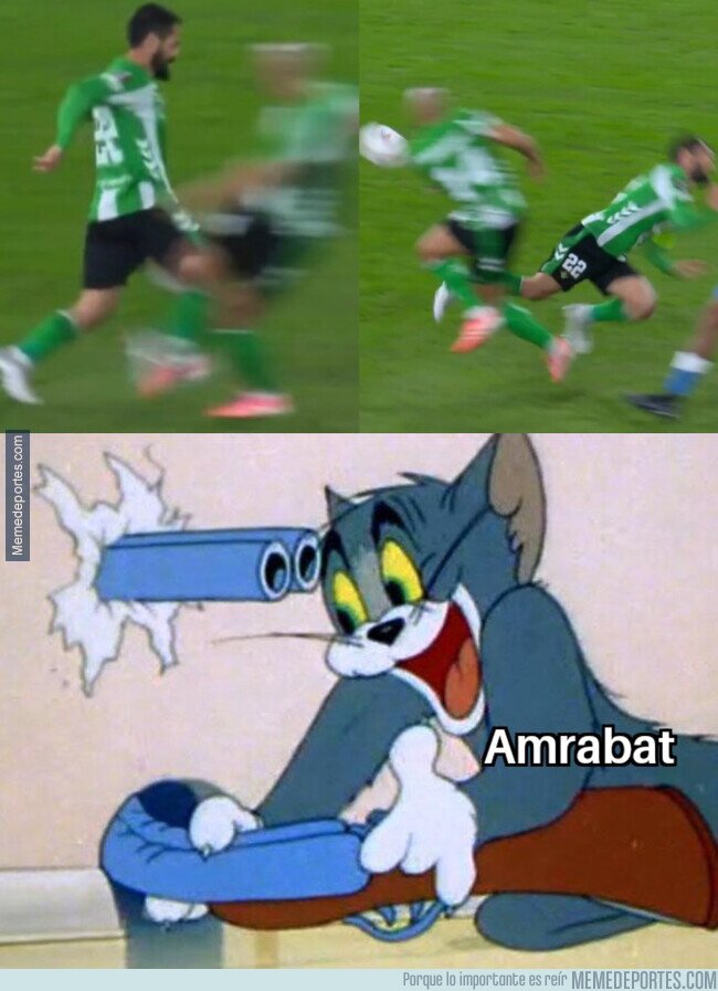 1233290 - La patada de Amrabat a Isco que acabó lesionando a ambos