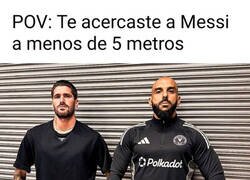 Enlace a Sus guardaespaldas salen al paso