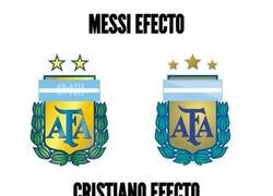 Enlace a Messi y Cristiano cambiando escudos