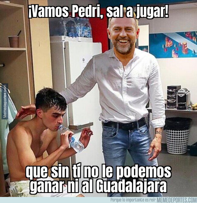 1233956 - Tuvieron que tirar de Pedri para pasar