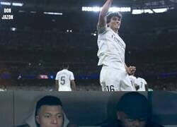 Enlace a Mbappé viendo cómo se marca un hattrick sin penaltis