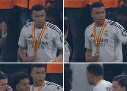 Enlace a Cuando pierde da la mano