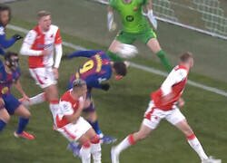 Enlace a El primer gol en propia de la carrera de Lewandowski