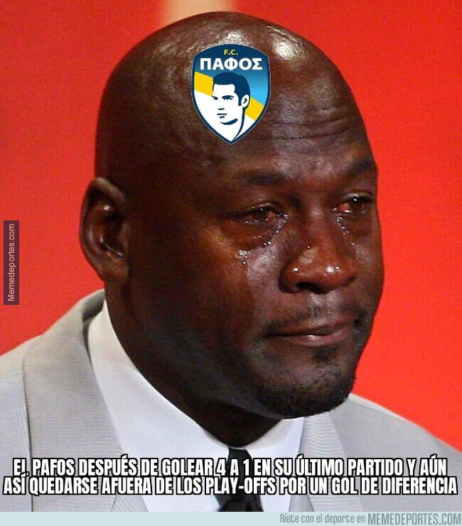 1235566 - Lo que es nadar tanto para ahogarse en la orilla