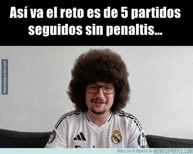 1236130 - Pobre hombre no volverá a ver una tijera en su vida.