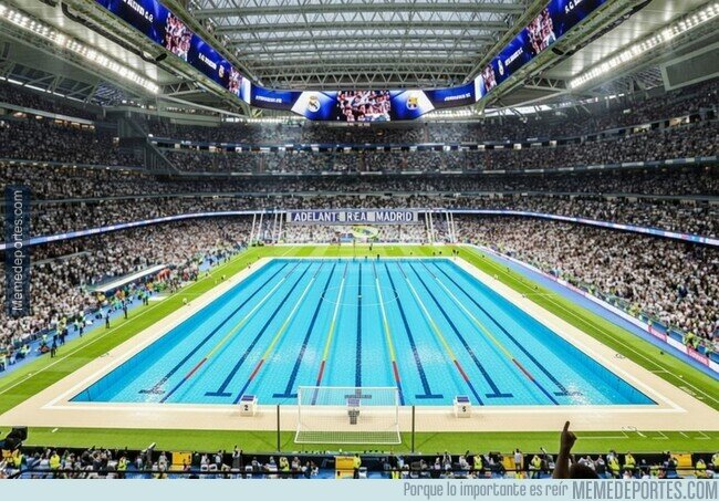 1236295 - Santiago Bernabéu, la piscina más grande de España
