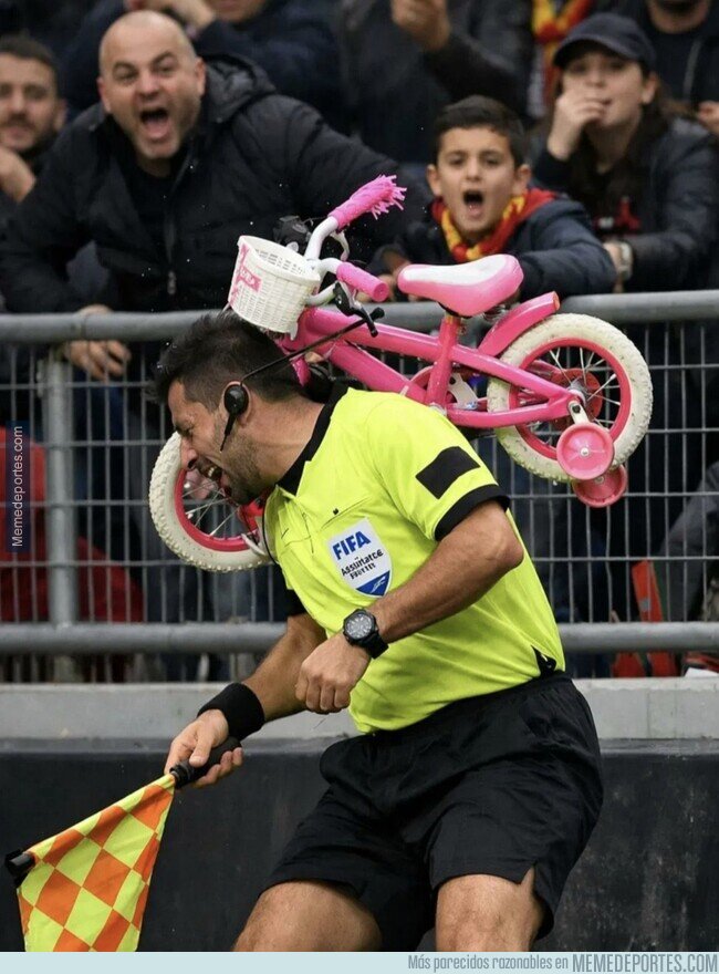 1236404 - Una niña se quedó sin bici por el enfado de su padre