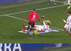 Enlace a Una de chops de Asencio sentado