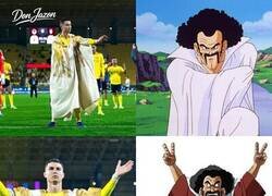 Enlace a Le quiere copiar en todo