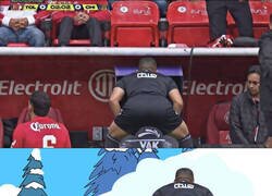 Enlace a Estúpido y sensual árbitro