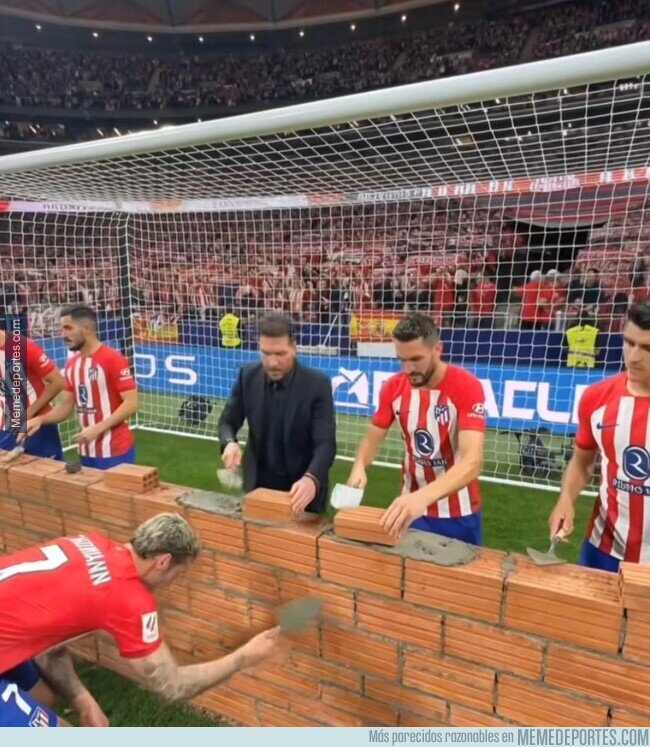 1237022 - El Atleti preparando la vuelta en el Camp Nou
