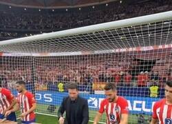 Enlace a El Atleti preparando la vuelta en el Camp Nou