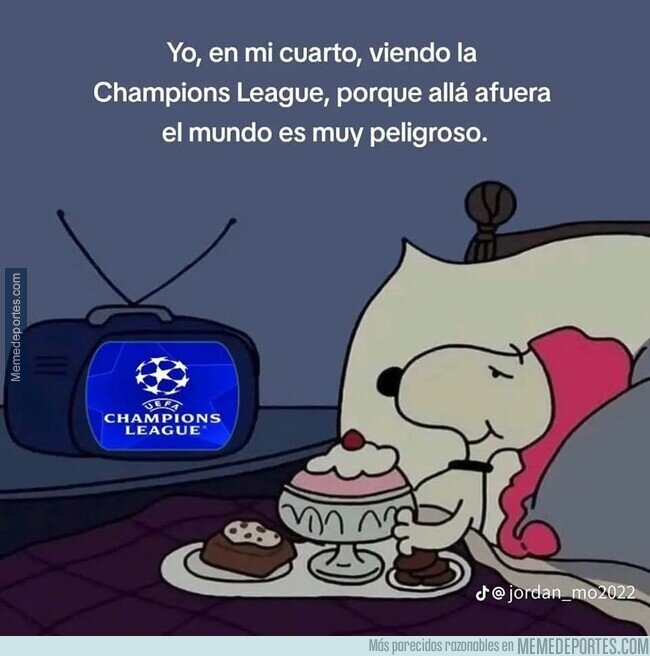 1237721 - Feliz viendo el baloncito de estrellas