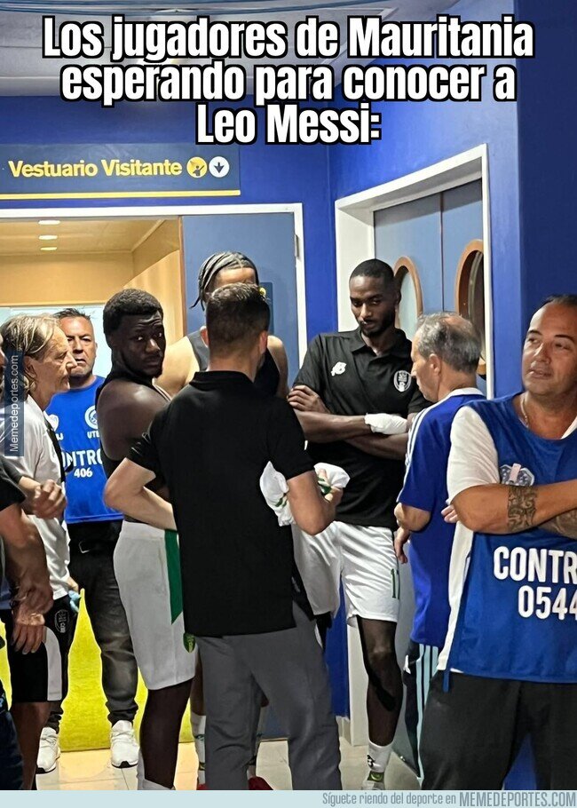 1238027 - Nadie tiene a tanta gente fuera del vestuario